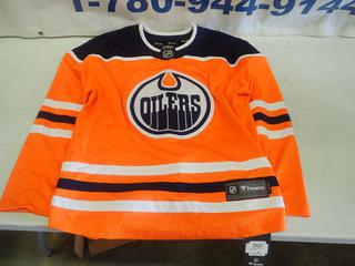 Unused Fanatics Edmonton Oilers Jersey, Size Medium (Upstairs)