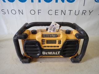 DeWalt DC012 Work Site Charger And Radio Unit, 18 V, 12 A (O-3-1)
