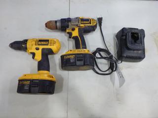 (2) Dewalt 1/2 In. Cordless Drill c/w 18V, Type 1, Batteries and Charger  (F2)