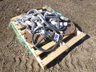 Qty of Stainless Steel Clamps, 2 In., 3 In. and 4 In., C/w Hand Wheels and Flanges (Row 1-3)