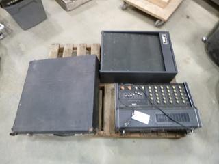 Yamaha EM-150 6 Channel Mixer w/ (2) Lancer Speakers (O-3-3)