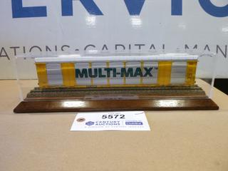 Mainline Models Multi-Max Die Cast Model Train Car  w/ Wood Stand and Cover
