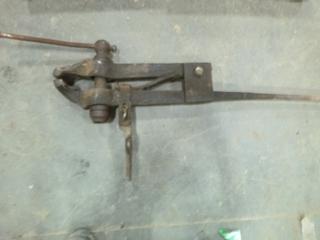 Blacksmith Iron Post Leg Vice (K-5-3)