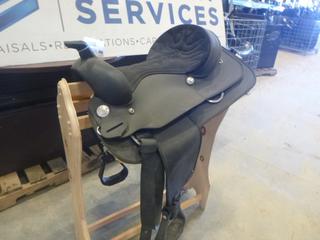 Wintec Western Saddle (Y-2-1)