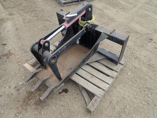Stout 35in X 16in Stump Bucket C/w 12in Grapple Attachment w/ Ripping Teeth To Fit Skid Steer