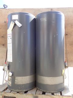 (2) Rheem RR40-34PFV1 151L 34,000BTU/HR Gas Water Heaters