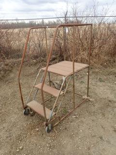 3-Step Portable Warehouse Ladder