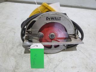Dewalt DWE575 7 1/4in Electric Circular Saw w/ Adjuster For Depth And Angle