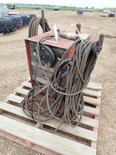 Lincoln Electric Constant Current AC / DC Welder, Model Ideal Arc 250, C/w Cable and Cart. SN C1030700159 (Z)