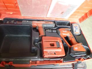 Hilti DX351BT and BT4000A Combo Kit w/ (2) Batteries, Charger and Owners Manual (J-3-2)