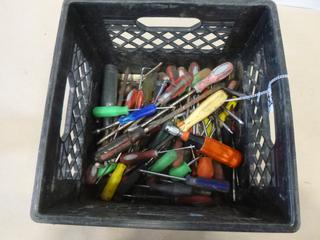 Qty of Assorted Screw Drivers (T-2-1)