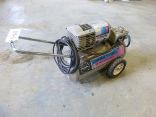 Campbell Hausfeld MT500202 3/4 HP Air Compressor c/w 2.7 CFM, 40 PSI, 2.0 CFM, 90 PSI, 7.5 Gallon Tank, 115 Volts, 10 Amps (B Front)
