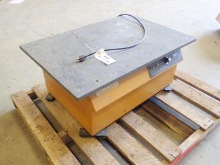New Brunswick Scientific  Gyrotory Shaker Table, Model G10, 115V, 3A, SN 381991 *Note: Works* (M-5-1)