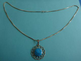 Ladies Sterling  Silver Chain w/ Turquoise Coloured Pendant Stone, Size 26 In.