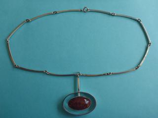 Ladies Sterling Silver  Chain w/ Oval Pendant, Size 18 In.