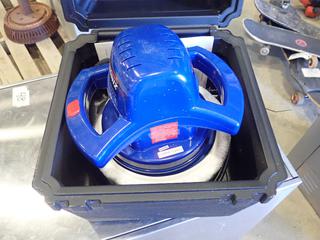 10 In. Random Orbit Polisher/Waxer, 120 V, 2600 RPM, Includes Owners Manual and Case (A2)