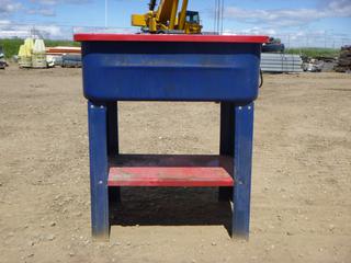 40 Gallon Parts Washer, Model PW-20 w/ Pump and Flex Hose, 115 VAC, 60Hz, 0.5A, 2 Ft. 2 In. x 1 Ft. 10 In. x 135 In. (ROW 2)