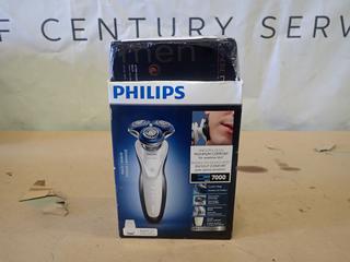 Unused Philips 7000 Series 3-Head Electric Razor and Men's Secret After Shave Balm (E1)