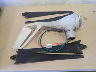 Southwest Windpower Air 40 Wind Turbine, 24 V, 12.5 A, 160 W, SN 401100125 (E1)