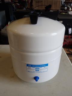 PAE Reverse Osmosis Water Storge Tank, Model RO132 c/w 100 PSI Maximum Pressure, 1/4 In. NPT (B2)