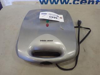 Black and Decker Waffle Maker (F2)