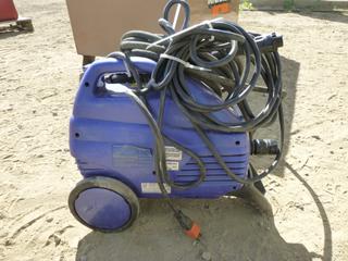 Simoniz Model CL 11, 1300 PSI Pressure Washer (Front Desk)