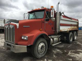 2002 Kenworth T800B T/A Gravel Truck c/w Cat C15-355, Eaton Fuller 18 Spd, Locking Differentials, A/C, Power Driver's Seat, Tarp, 11R24.5 Tires, Showing 625,136 Kms, 24,727.5 Hours VIN 1NKDLB9X92R966901