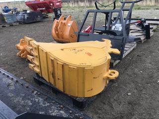 24" JRB Heavy Duty Excavator Tooth/Digging Bucket WBM Wedge Class 150/160 S/N J000013178-1. Control # 7881.