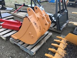 30" CP Backhoe Ditch Cleaning Bucket - Case 580/590 N-Series c/w Bolt on Edge S/N J000069030-1. Control # 7883.