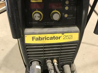 ESAB Fabricator 252 3 in 1 Welding System c/w Safra AISi5-043 Stick.