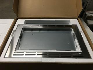 30" SS Trim Kit 2.2 Cu. Ft. Microwave Oven.