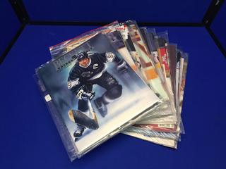 1992 Wayne Gretzky Becket Price Guide & Assorted Magazines + Price Guides.