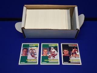 Pinacle Hockey Card Set. Approximately (420) Cards. Featuring Niklas Lidstrom Rookie Card, Tony Amonte Rookie Card.