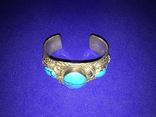 Handcrafted Silver & Turquoise Bracelet.