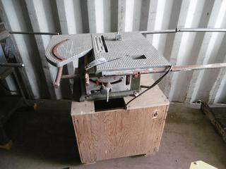 Makita Table Saw on Stand 10" Blade w/ Castors.