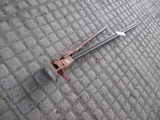 Jack All 5' Tall Farm Jack.