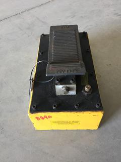 Hydraulic Pump (Working Pressure 90 - 175 PSI.