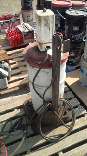 Lincoln Hydraulic Grease Gun w/ 54kg Precision EP2 Grease.