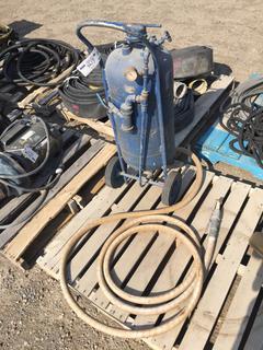 Grip Vacuum Sandblaster w/ Hose.