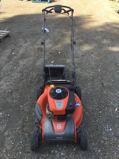Husqvarna HU775 AWD 175cc 21" Lawnmower.