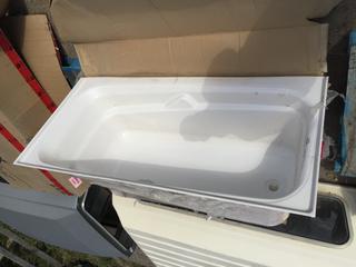 Maax Rectangular Acrylic Bathtub - White 60" x 30" x 20"