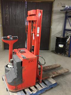Fenwick-Linde L-12 1200kg Pallet Stacker w/ Built In Charger, Requires Repair.