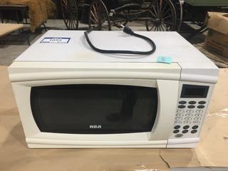 RCA RMW1112 1000W Microwave.