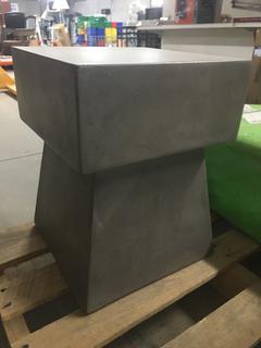 Safavieh Ornamental Side Table, 14"x 14"x 18".