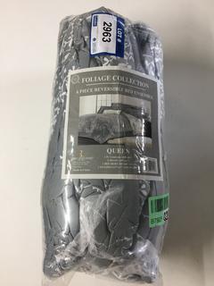 Foliage Collection 6-Piece Reversible Queen Size Bedding Set, Grey/White.