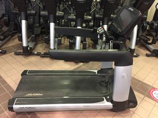 Life Fitness Club Series Treadmill c/w FlexDeck Shock Absorption System, Interactive Workouts &  Touchscreen Display, 20 Amp Plug S/N AST156243.