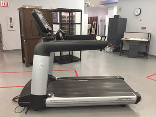 Life Fitness Club Series Treadmill c/w FlexDeck Shock Absorption System, Interactive Workouts &  Touchscreen Display, 20 Amp Plug.  S/N AST116380.