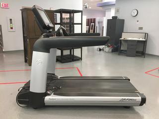 Life Fitness Club Series Treadmill c/w FlexDeck Shock Absorption System, Interactive Workouts &  Touchscreen Display, 20 Amp Plug.  S/N AST116579.