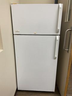 Kenmore Special Edition Model 970-618720 24-Cubic Foot Refrigerator.