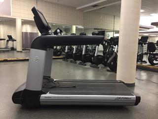 Life Fitness Club Series Treadmill c/w FlexDeck Shock Absorption System, Interactive Workouts &  Touchscreen Display, 20 Amp Plug.  S/N AST116624.
